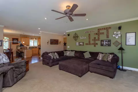 4576 Alta Saga Dr, Redding, CA 96002 photo 5