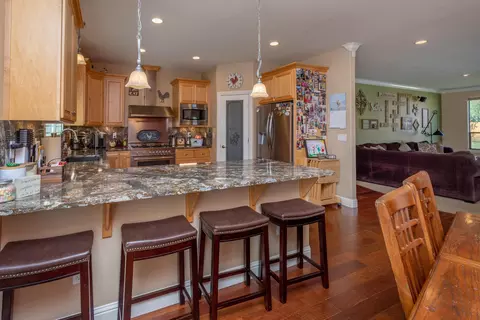 4576 Alta Saga Dr, Redding, CA 96002 photo 9