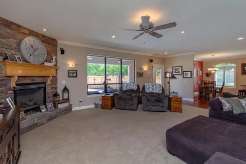 4576 Alta Saga Dr, Redding, CA 96002 photo 6