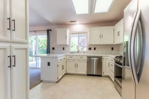 5486 Mill Pond Ln, Redding, CA 96001 photo 8