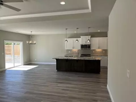 3511 Sacramento Dr, Redding, CA 96001 photo 8