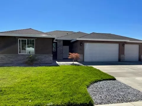 3511 Sacramento Dr, Redding, CA 96001 photo 1