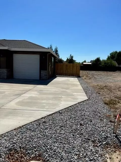 3511 Sacramento Dr, Redding, CA 96001 photo 3