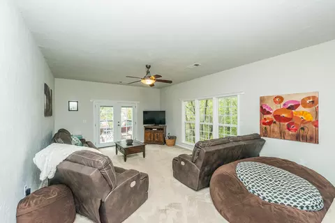 15977 Highland Cir, Redding, CA 96001 photo 9