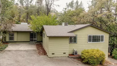 15977 Highland Cir, Redding, CA 96001 photo 2