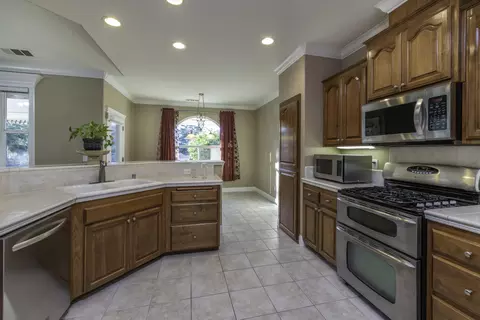 1458 Gladstone Ct, Redding, CA 96001 photo 11