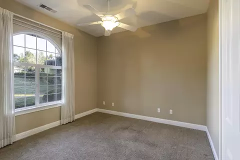 1458 Gladstone Ct, Redding, CA 96001 photo 17