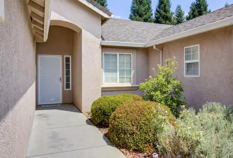 2978 Henrys Fork Dr, Redding, CA 96002 photo 2