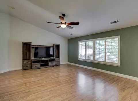 2978 Henrys Fork Dr, Redding, CA 96002 photo 4