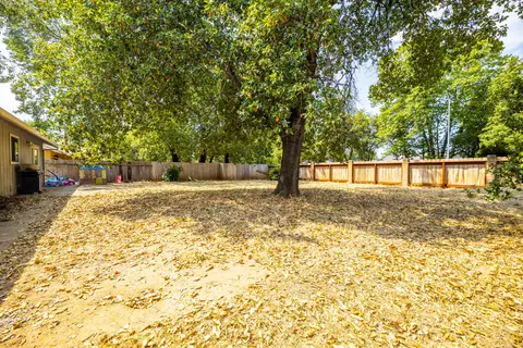 3490 Silverwood St, Redding, CA 96002 photo 14