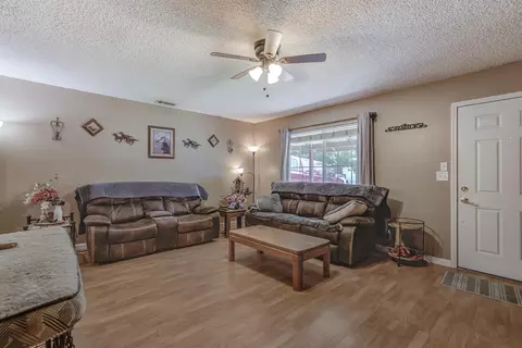 520 Homestead Dr, Red Bluff, CA 96080 photo 4