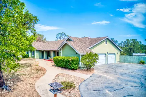 15642 Mountain Shadows Dr, Redding, CA 96001 photo 3