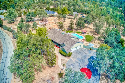 15642 Mountain Shadows Dr, Redding, CA 96001 photo 5