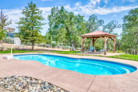 15642 Mountain Shadows Dr, Redding, CA 96001 photo 32