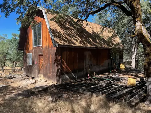 17115 Buzzard Roost Rd, Round Mountain, CA 96084 photo 2