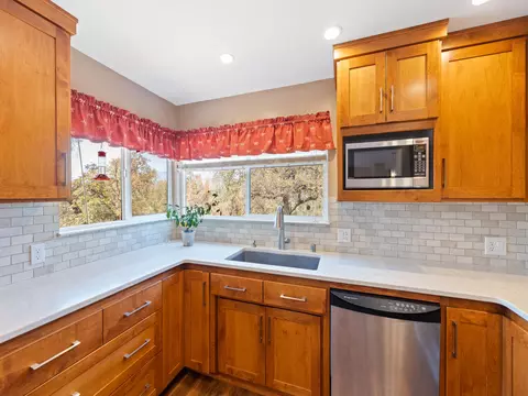 7798 Justice Mine Rd, Redding, CA 96001 photo 5