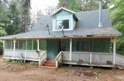 705 Aiello Rd, Mount Shasta, CA 96067