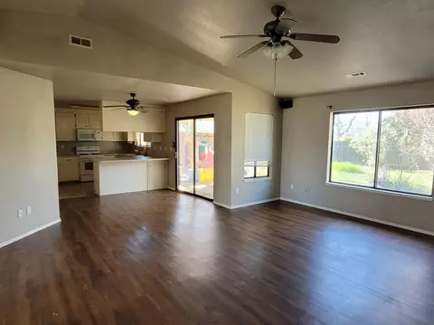 1030 Dara Ct, Redding, CA 96003 photo 3