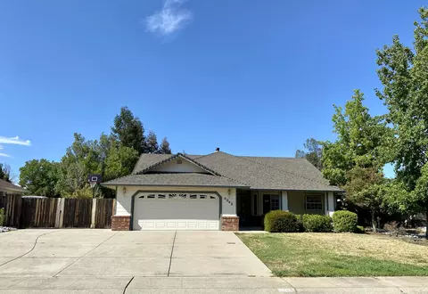 3042 Sunglow Dr, Redding, CA 96001 photo 1