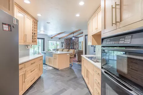 3737 Rushmore, Redding, CA 96001 photo 5