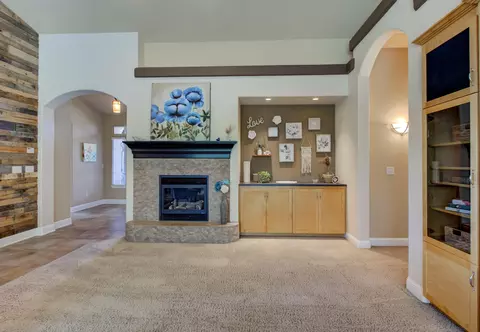 697 San Gabriel St, Redding, CA 96003 photo 10