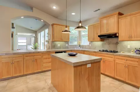 697 San Gabriel St, Redding, CA 96003 photo 17