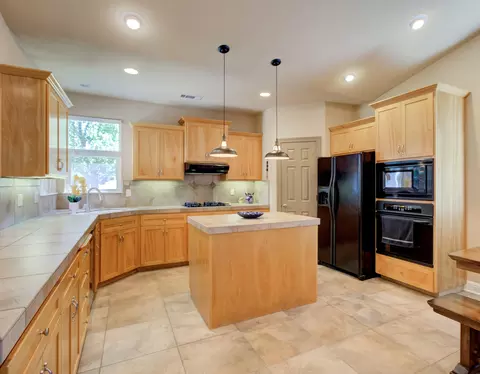 697 San Gabriel St, Redding, CA 96003 photo 18