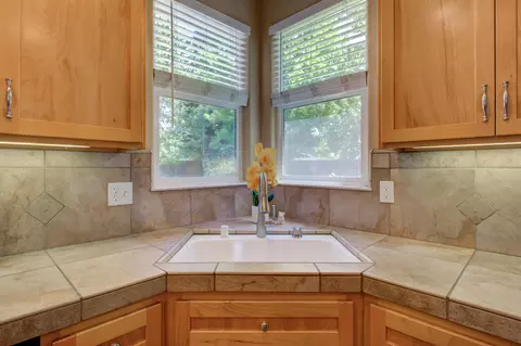 697 San Gabriel St, Redding, CA 96003 photo 20