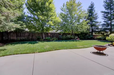 697 San Gabriel St, Redding, CA 96003 photo 39