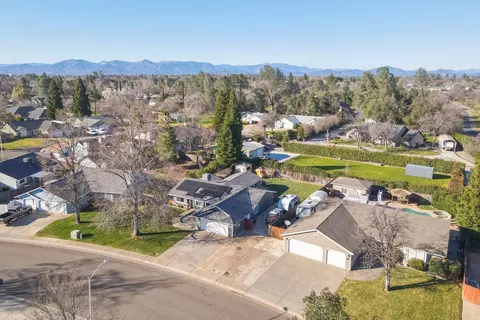 3345 Capricorn Way, Redding, CA 96002 photo 5