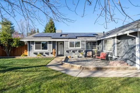 3345 Capricorn Way, Redding, CA 96002 photo 2