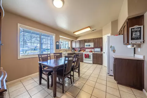 3345 Capricorn Way, Redding, CA 96002 photo 12