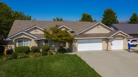 4392 Wild Lilac Ct, Redding, CA 96001 photo 1