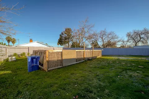 2031 Athens Ave, Redding, CA 96001 photo 37