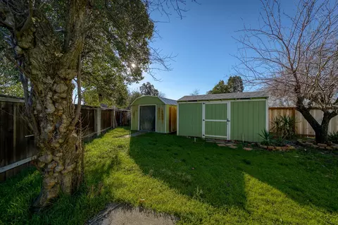 2031 Athens Ave, Redding, CA 96001 photo 39