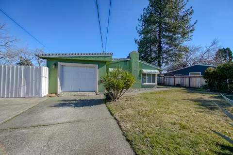 2031 Athens Ave, Redding, CA 96001 photo 2