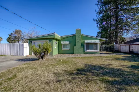 2031 Athens Ave, Redding, CA 96001 photo 1
