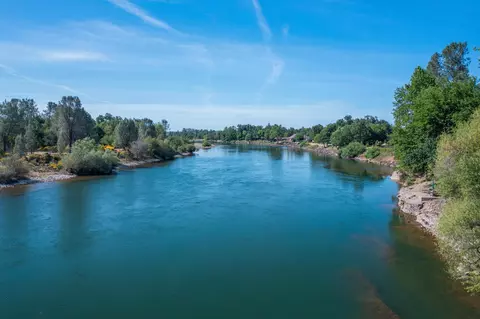 6189 Riverside Dr, Redding, CA 96001 photo 3