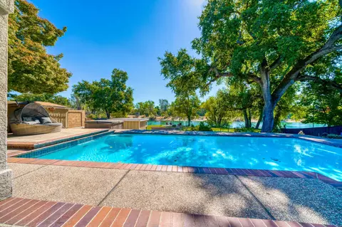 6189 Riverside Dr, Redding, CA 96001 photo 4