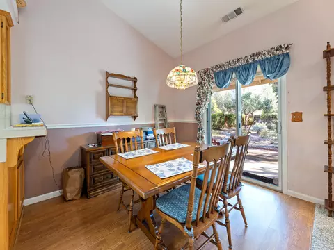 5926 Beaumont Dr, Redding, CA 96003 photo 9