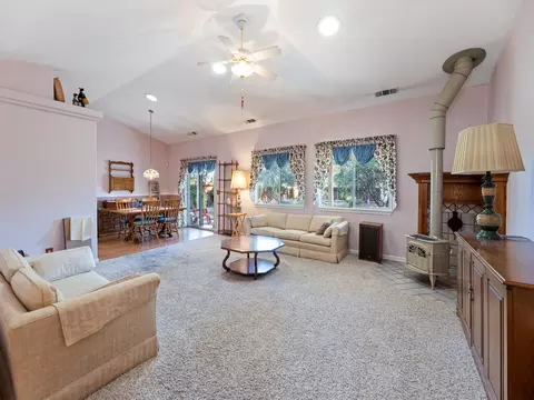 5926 Beaumont Dr, Redding, CA 96003 photo 3