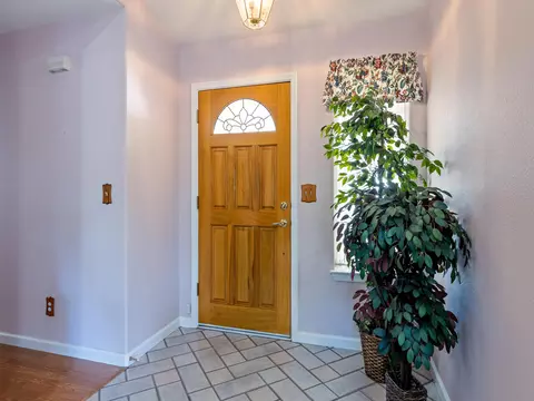 5926 Beaumont Dr, Redding, CA 96003 photo 2