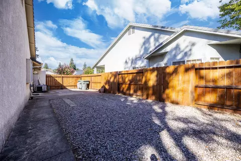 5926 Beaumont Dr, Redding, CA 96003 photo 21