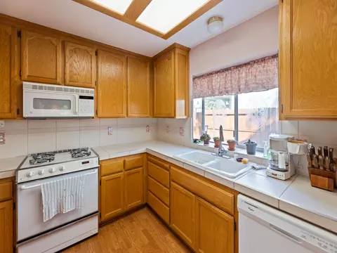5926 Beaumont Dr, Redding, CA 96003 photo 6