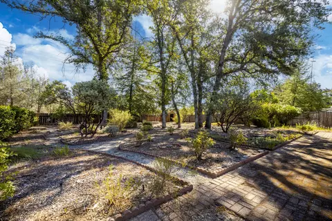 5926 Beaumont Dr, Redding, CA 96003 photo 23