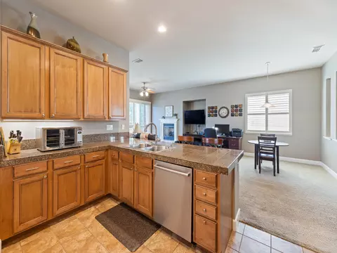 737 Woodacre Dr, Redding, CA 96002 photo 8