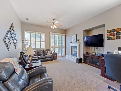 737 Woodacre Dr, Redding, CA 96002 photo 5