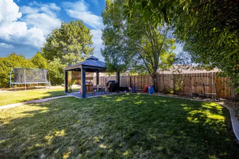 737 Woodacre Dr, Redding, CA 96002 photo 21
