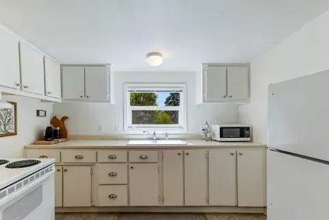 1056 Gilbert St, Redding, CA 96001 photo 32