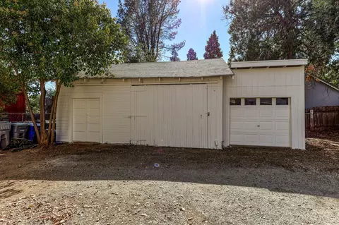 1056 Gilbert St, Redding, CA 96001 photo 40